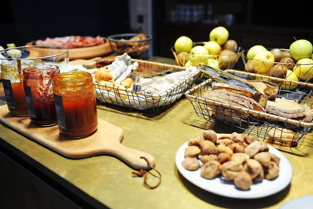 Coq Hotel Paris Fransa
