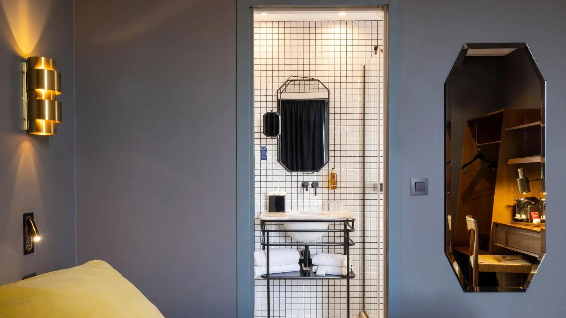 Coq Hotel פריז 4*,  צרפת