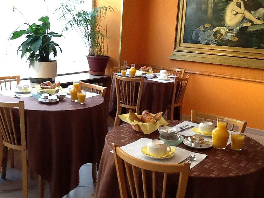 Coq Hotel Paris 4*,